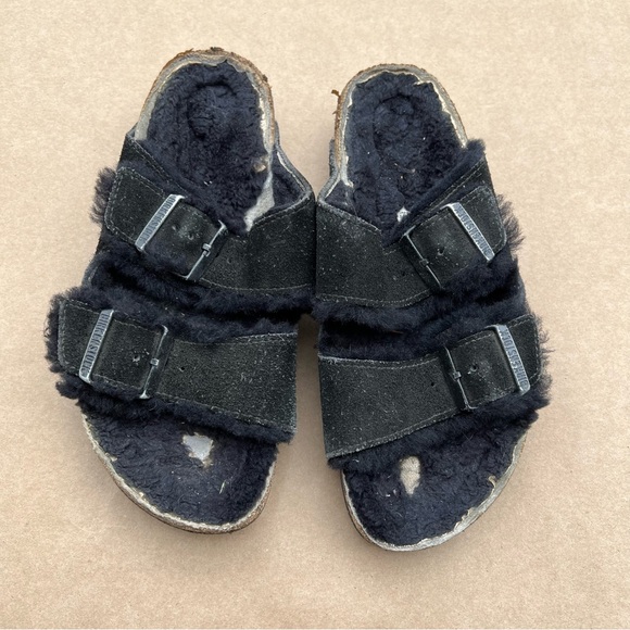 Birkenstock Arizona Shearling Black Suede Sandals Size 7 Fur Lined Cozy - Picture 2 of 16